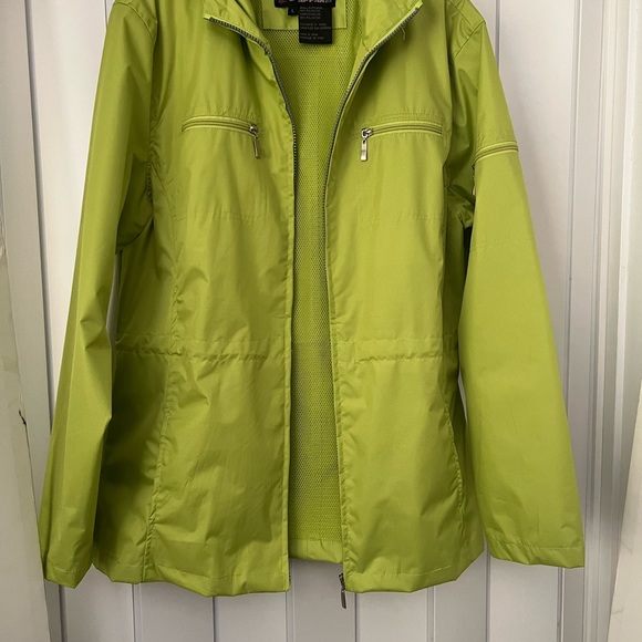 3 New Windbreaker Jackets - Picture 5 of 10